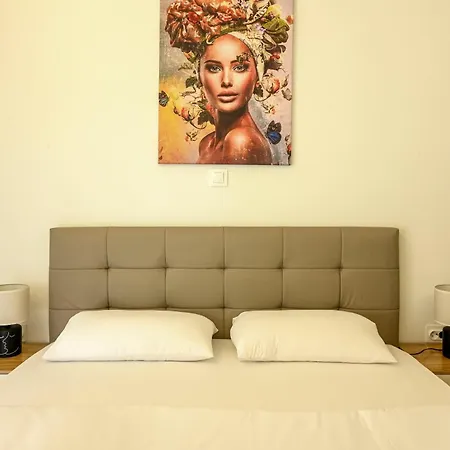 Apartment Downtown Deluxe