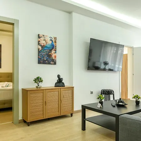 Downtown Deluxe Apartment