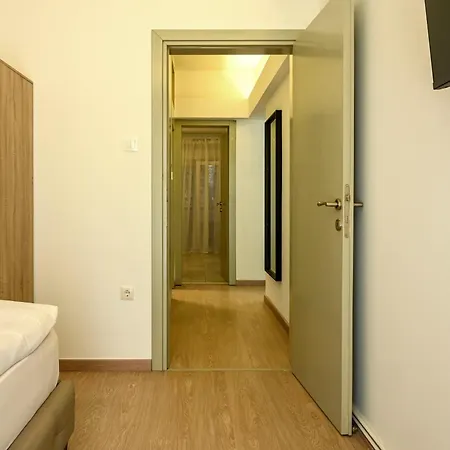 Downtown Deluxe Apartment